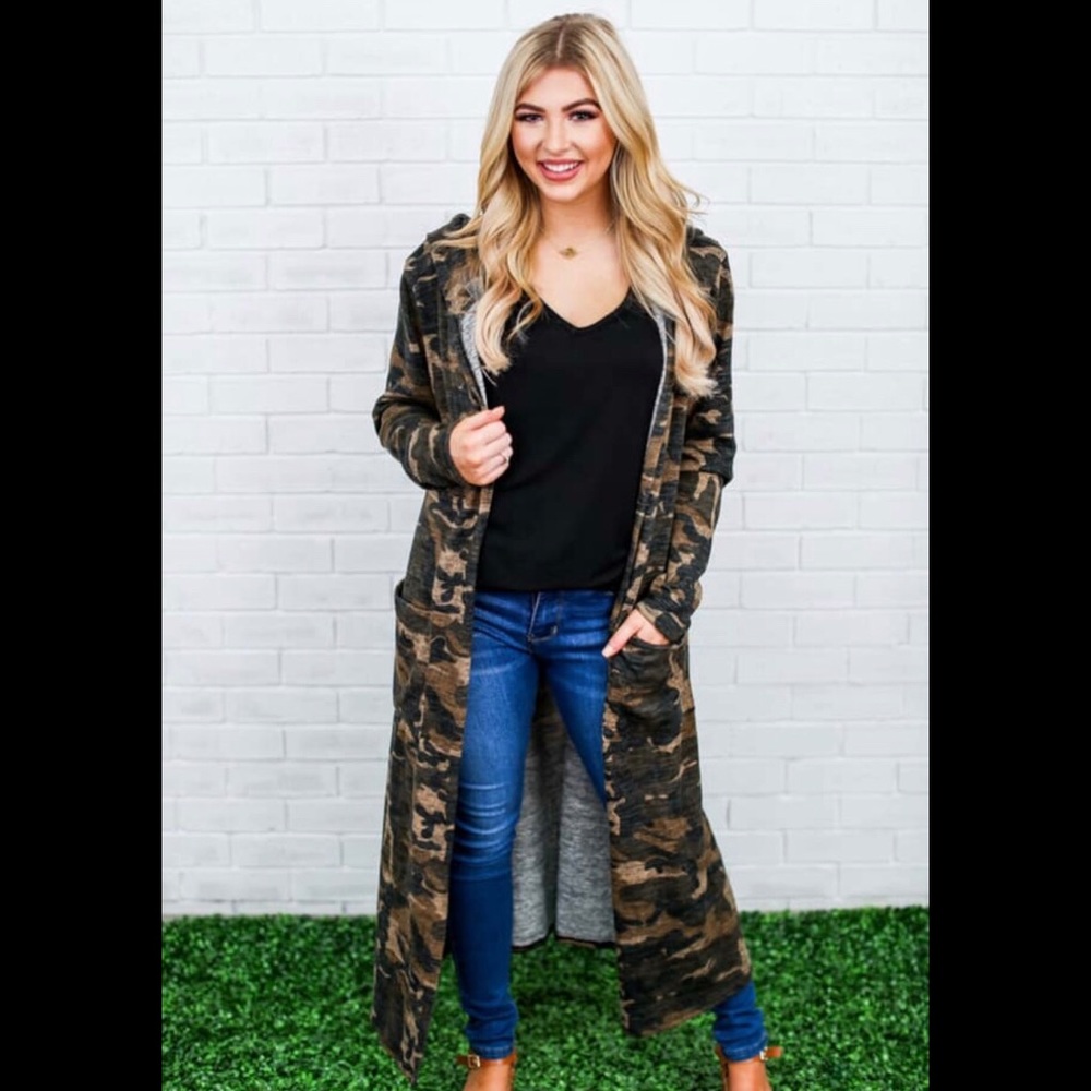 Camo sweater duster with pockets and hood